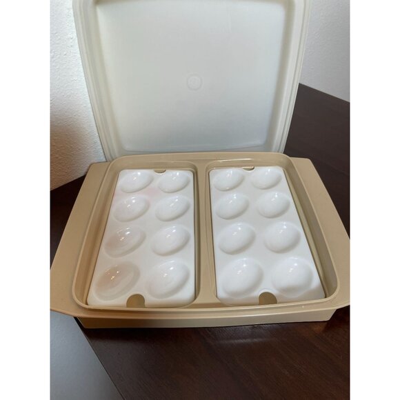 Vintage Tupperware Deviled Egg Keeper & Carrier With Lid #723-2 - Picture 2 of 6